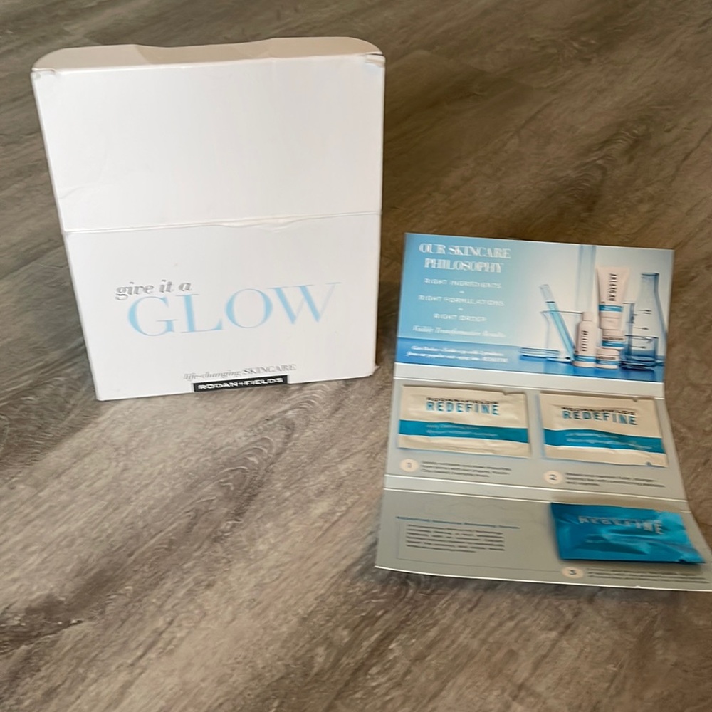 Rodan + Fields Give It a Glow- set of 10